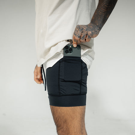 TECH TRAINING SHORTS – WHITE